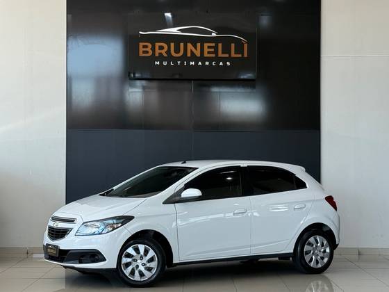 CHEVROLET ONIX 1.4 MPFI LT 8V FLEX 4P MANUAL CHEVROLET ONIX 1.4 MPFI LT 8V FLEX 4P MANUAL